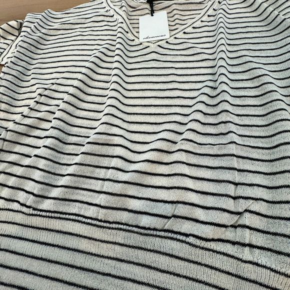 NWT* Olivaceous Linen Blend White Sweater w/ Black Stripes - Women's S - Picture 4 of 7